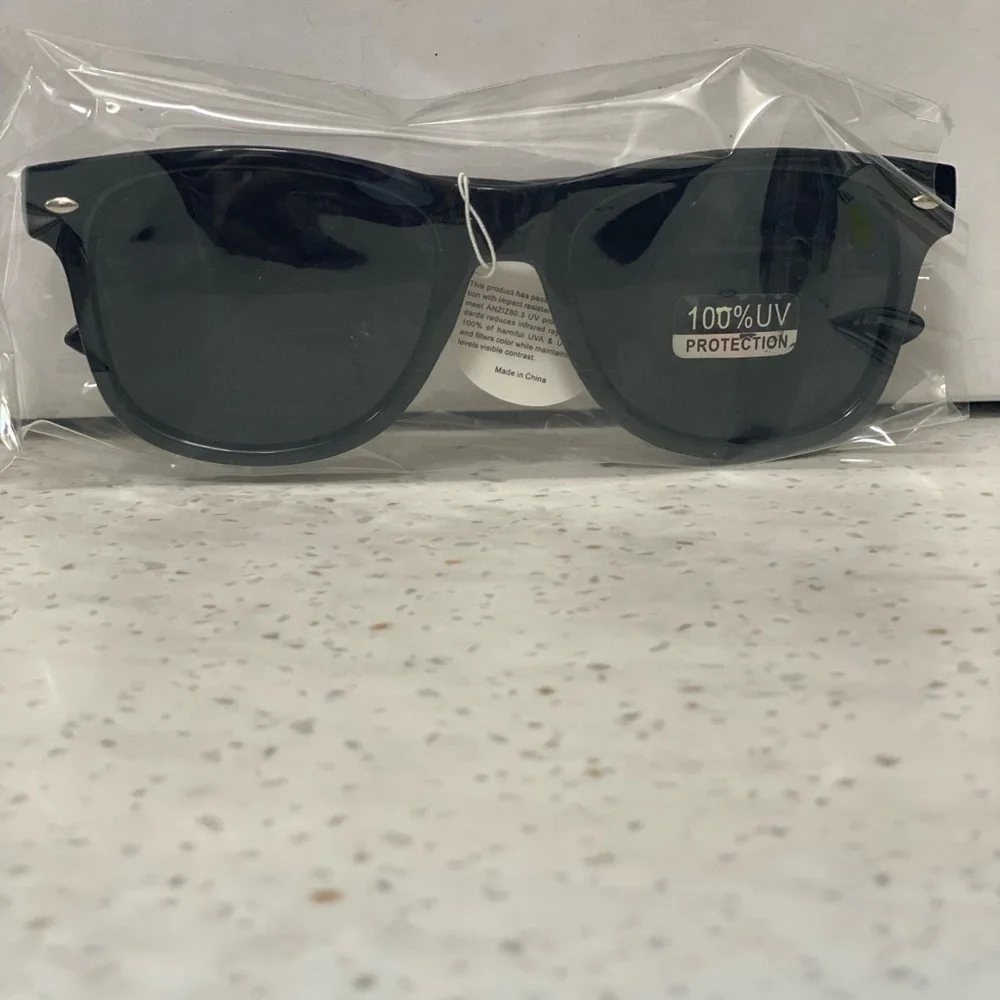 Black Fernet Branca Sunglasses - Picture 4 of 5